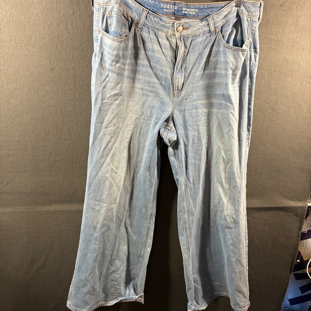 Torrid women Jeans 20 tall High Rise Wide Leg Stretch Rhinestone Light Wash 20T